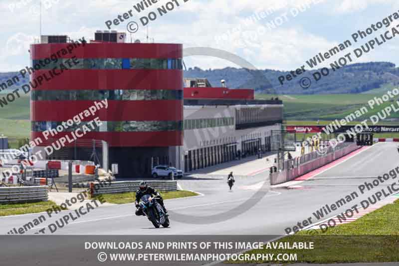 cadwell no limits trackday;cadwell park;cadwell park photographs;cadwell trackday photographs;enduro digital images;event digital images;eventdigitalimages;navarra;no limits trackdays;peter wileman photography;racing digital images;trackday digital images;trackday photos